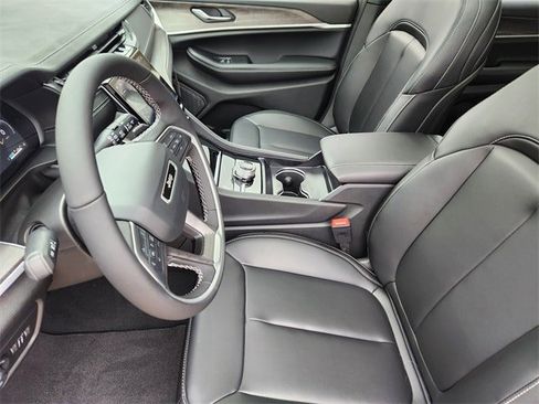 New 2025 Jeep Grand Cherokee L Limited image 8