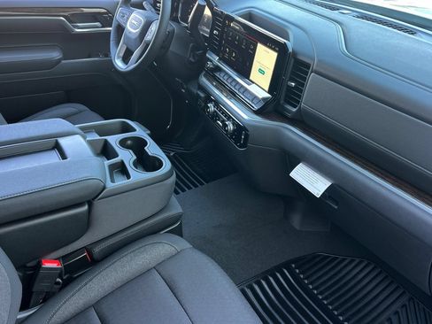 New 2026 GMC Sierra 1500 SLE AWD/4WD image 13