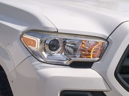 Used 2017 Toyota Tacoma SR w/ SR Convenience Package image 4