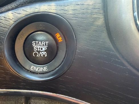 Used 2015 Jeep Grand Cherokee Summit image 17