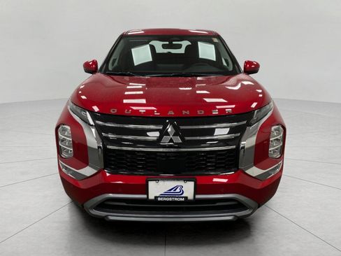 New 2025 Mitsubishi Outlander SE image 10