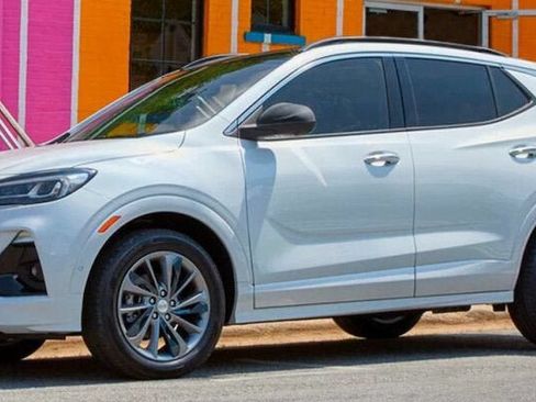 Used 2022 Buick Encore Preferred w/ Safety Package AWD/4WD image 1