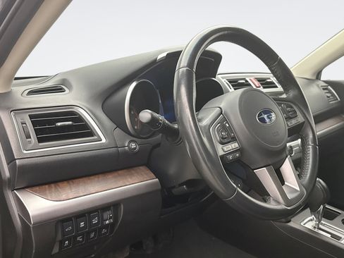 Used 2017 Subaru Outback 2.5i Limited image 7