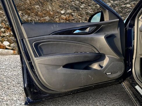 Used 2019 Buick Regal Essence w/ Sights and Sounds Package image 21