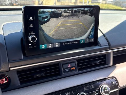 New 2025 Honda Pilot Touring image 21