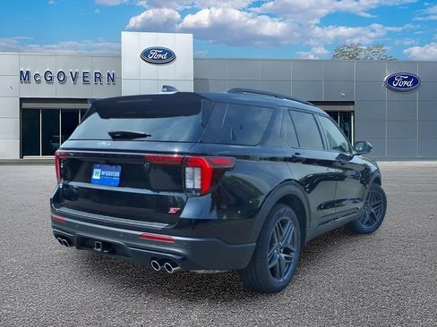 Used 2025 Ford Explorer ST AWD/4WD image 7