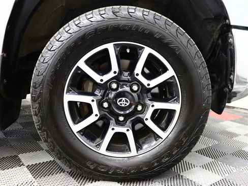 Used 2018 Toyota Tundra SR5 w/ TRD Off Road Package image 22