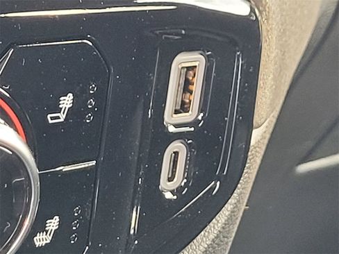 New 2026 GMC Sierra 1500 Elevation image 19