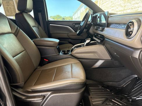 Used 2025 Chevrolet Colorado ZR2 AWD/4WD image 18