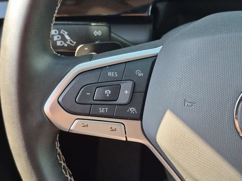 Used 2025 Volkswagen Atlas SE FWD image 21