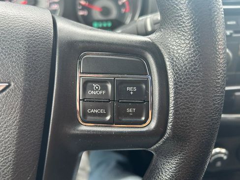 Used 2013 Chrysler 200 LX FWD image 19