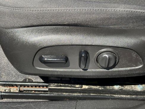 Used 2017 Chevrolet Malibu LT FWD image 15