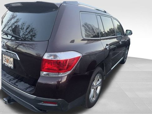 Used 2013 Toyota Highlander Limited image 27