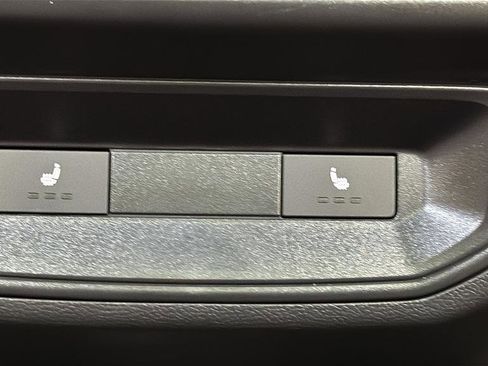 Used 2025 Volkswagen Atlas Cross Sport SEL Premium R-Line image 27