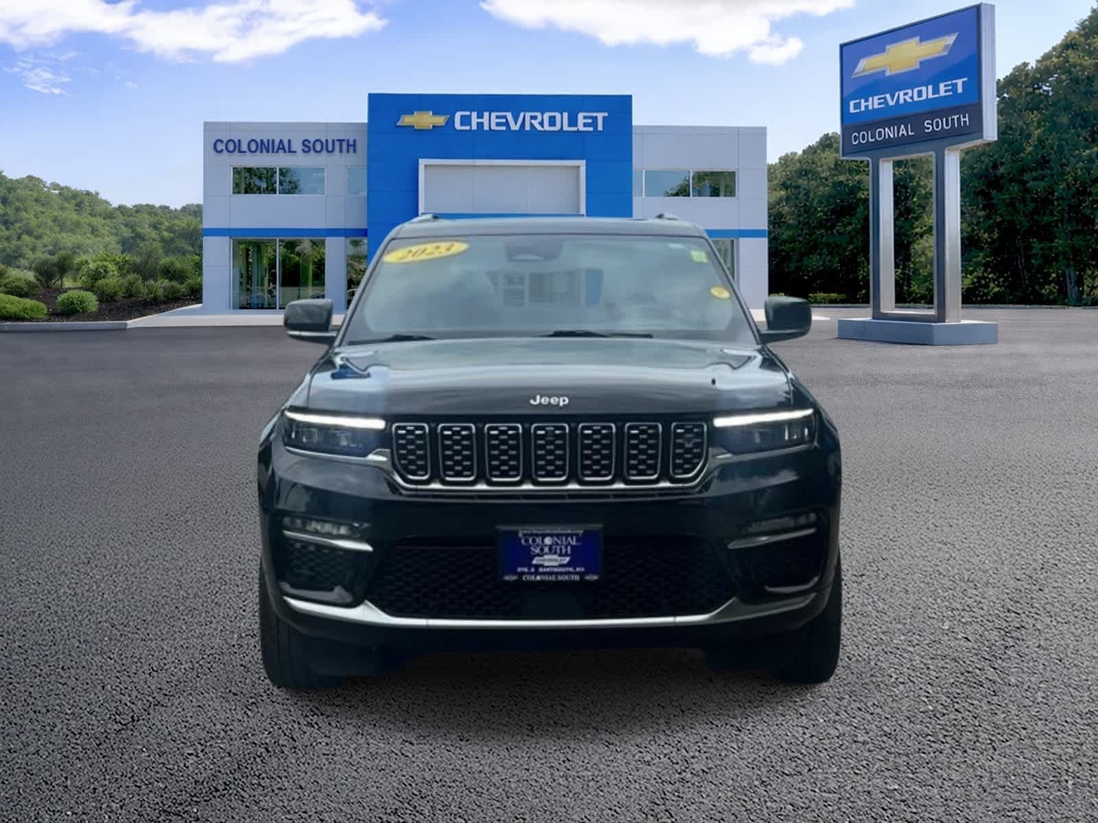 Used 2023 Jeep Grand Cherokee Summit w/ Adv Protech Group IV AWD/4WD image 9