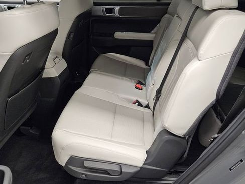 Used 2025 Hyundai Santa Fe SEL w/ Tow & Go Package image 12