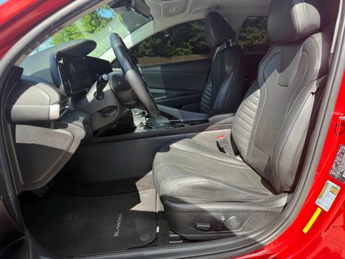 Used 2021 Hyundai Elantra Limited w/ Cargo Package FWD image 4