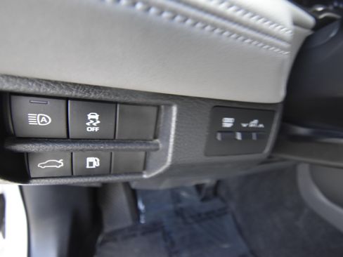 Used 2022 Toyota Avalon XLE w/ Carpet Mat Package (TMS) FWD image 14