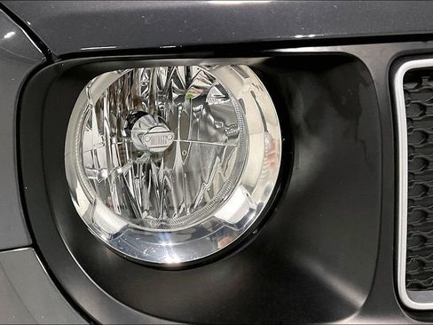 Used 2023 Jeep Renegade Latitude image 37