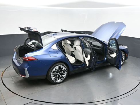 New 2026 BMW 530i w/ Premium Package RWD image 49