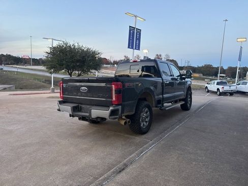 Used 2025 Ford F250 Lariat w/ Chrome Package image 8