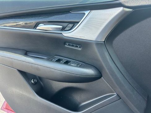 Used 2020 Cadillac XT5 Premium Luxury image 18