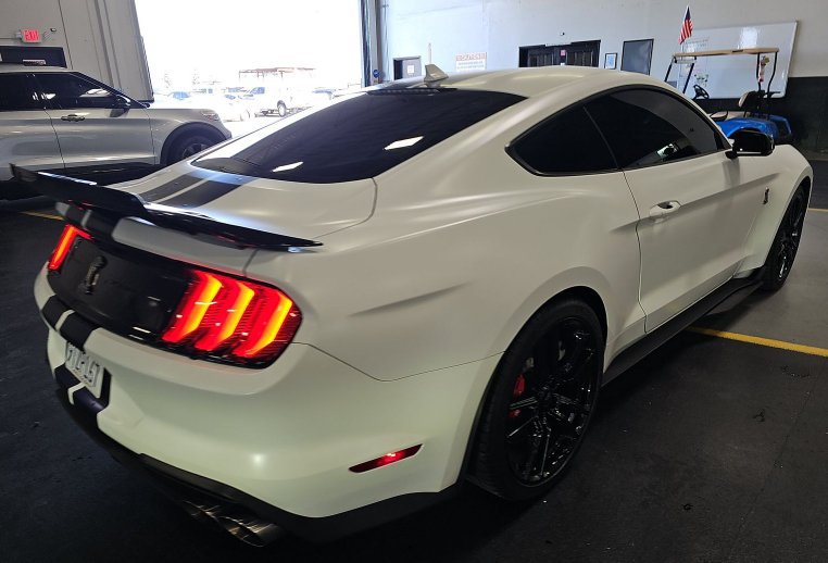 Used 2022 Ford Mustang Shelby GT500 w/ Technology Package RWD image 2