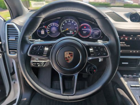 Used 2023 Porsche Cayenne Platinum Edition AWD/4WD image 18