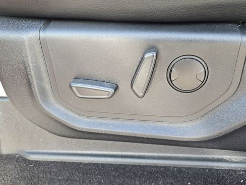 Used 2019 Ford F150 Lariat AWD/4WD image 11