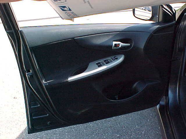 Used 2012 Toyota Corolla S FWD image 17