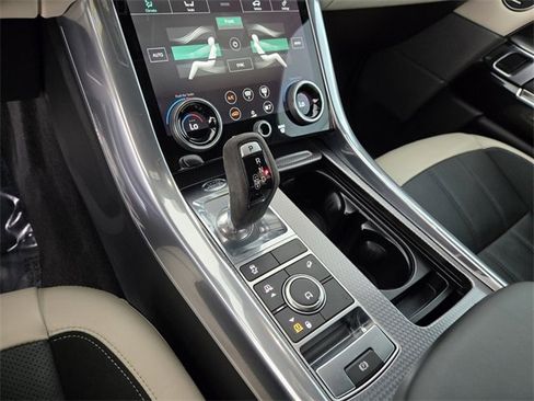 Used 2022 Land Rover Range Rover Sport HST image 23