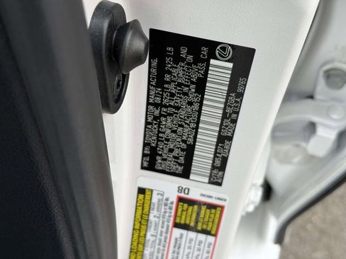 Used 2025 Lexus ES 350 Premium w/ Premium Package image 32