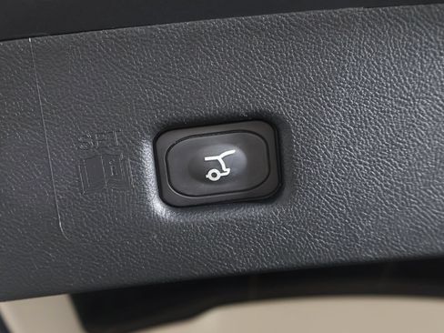 Used 2023 Lincoln Nautilus Reserve AWD/4WD image 22