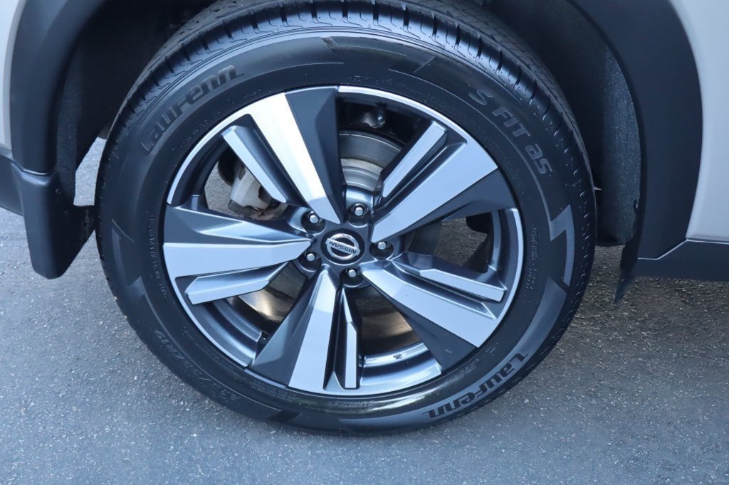 Used 2021 Nissan Rogue Platinum AWD/4WD image 11