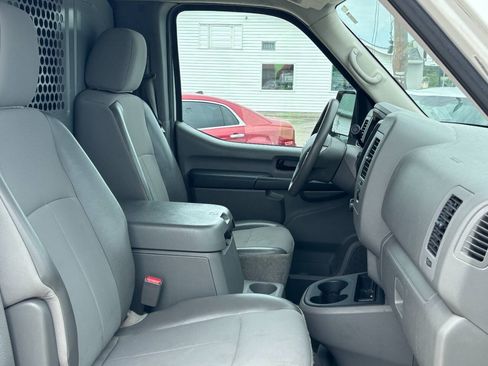 Used 2017 Nissan NV 2500 SV w/ Technology Package RWD image 11