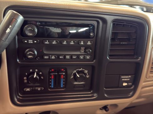 Used 2004 GMC Sierra 1500 4x4 Regular Cab w/ Light Duty Power Package image 18