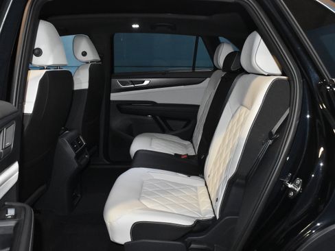 New 2026 Volkswagen Atlas Cross Sport SEL Premium R-Line image 15