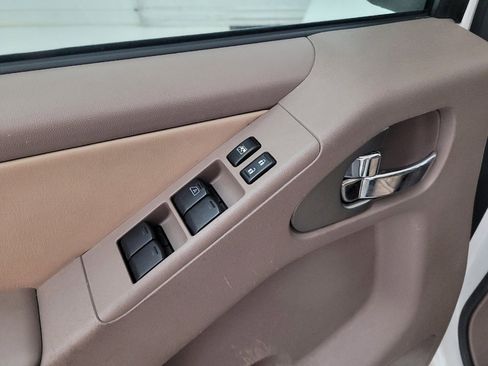 Used 2015 Nissan Frontier SL AWD/4WD image 27