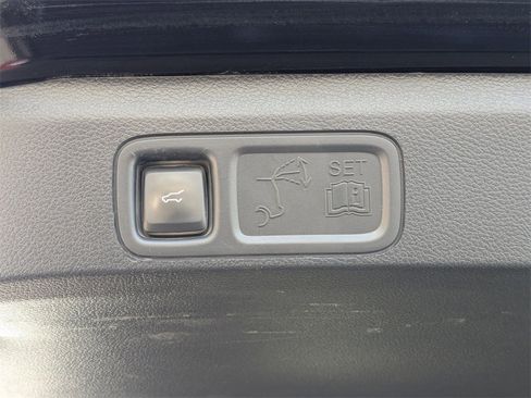 Used 2024 Ford Expedition Max XLT image 44