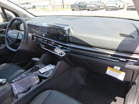 New 2026 Kia Sportage EX FWD image 11