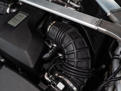 Used 2021 Aston Martin V8 Vantage Roadster RWD image 65