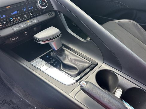 Used 2024 Hyundai Elantra SEL FWD image 14