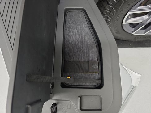 Used 2022 Rivian R1T Adventure AWD/4WD image 29