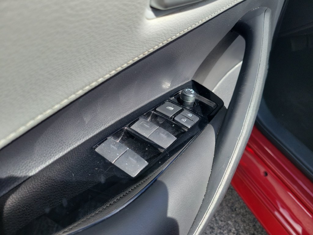 Used 2024 Toyota Corolla SE w/ SE Package FWD image 21
