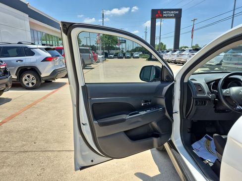 Used 2021 Mitsubishi Outlander Sport LE FWD image 58