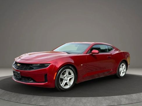 Used 2021 Chevrolet Camaro LT image 1