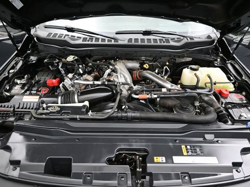Used 2023 Ford F250 Lariat w/ Lariat Ultimate Package AWD/4WD image 8