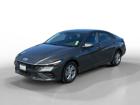 Certified 2024 Hyundai Elantra SE FWD image 1