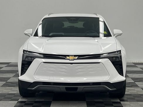 Used 2024 Chevrolet Blazer EV LT AWD/4WD image 2