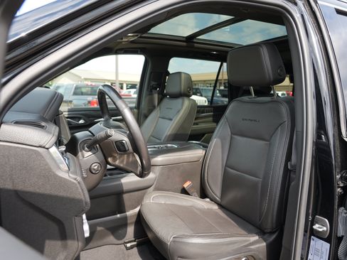 Used 2021 GMC Yukon Denali AWD/4WD image 12